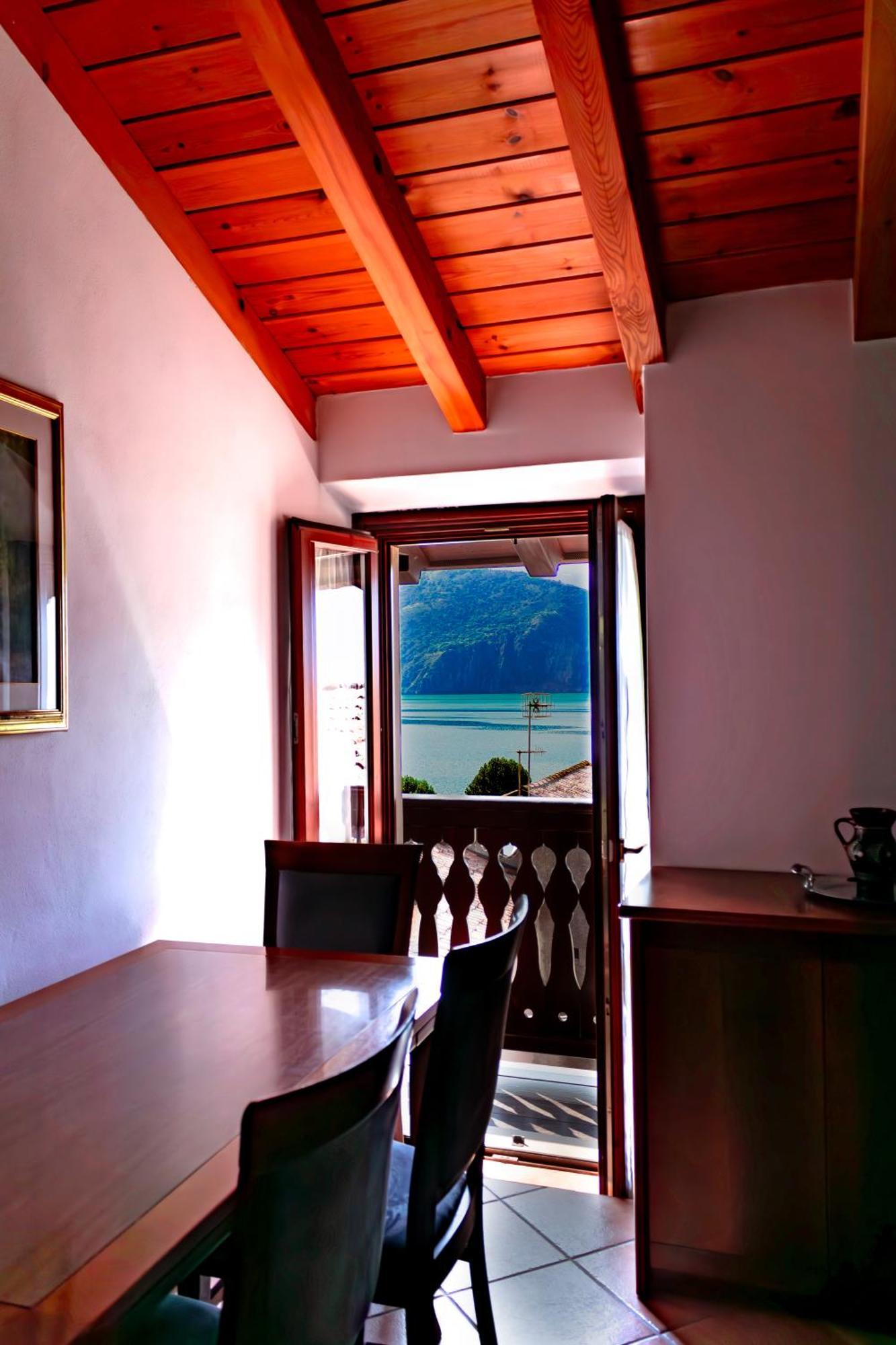 Hotel La Casa Sulla Roccia Pisogne Esterno foto