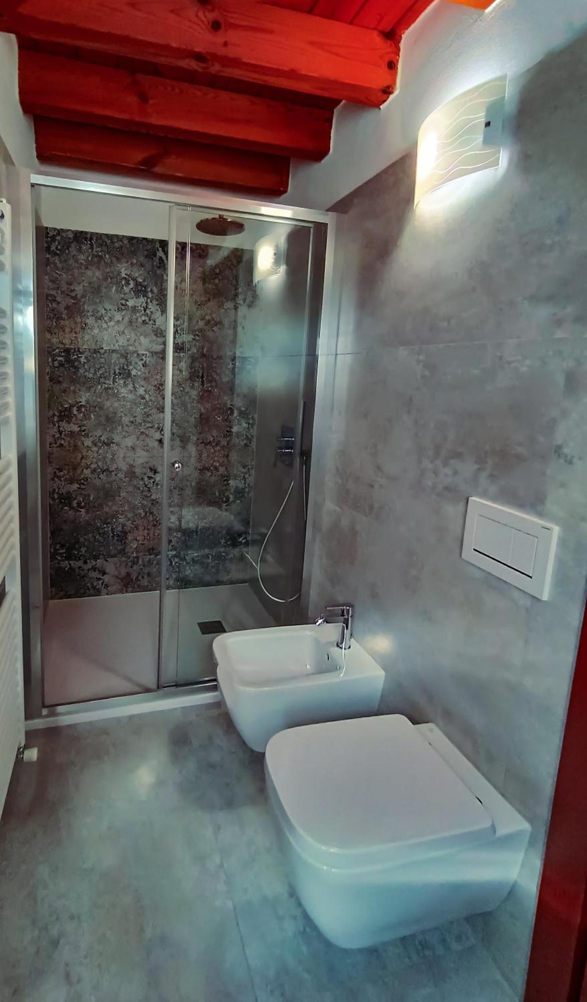 Hotel La Casa Sulla Roccia Pisogne Esterno foto