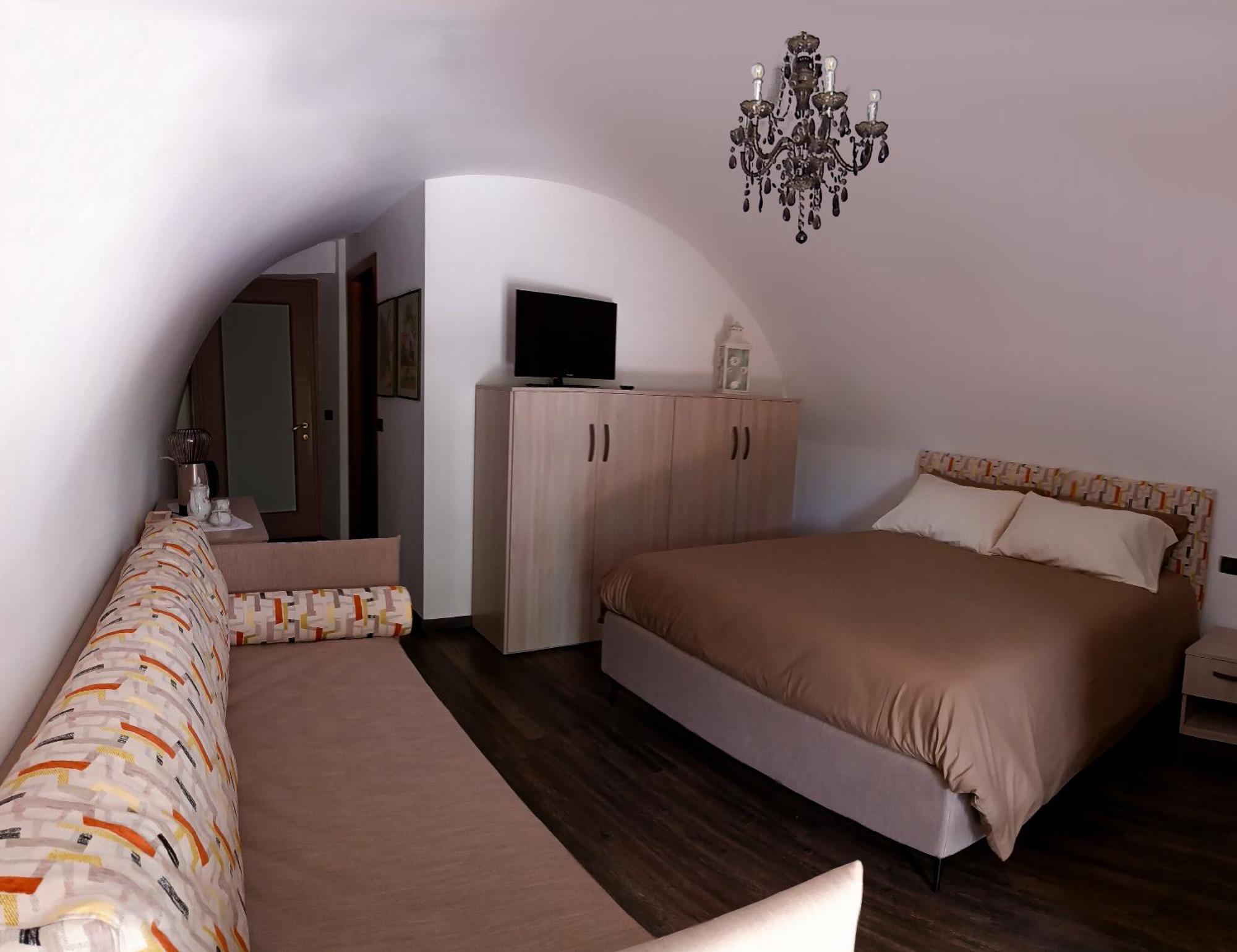 Hotel La Casa Sulla Roccia Pisogne Esterno foto