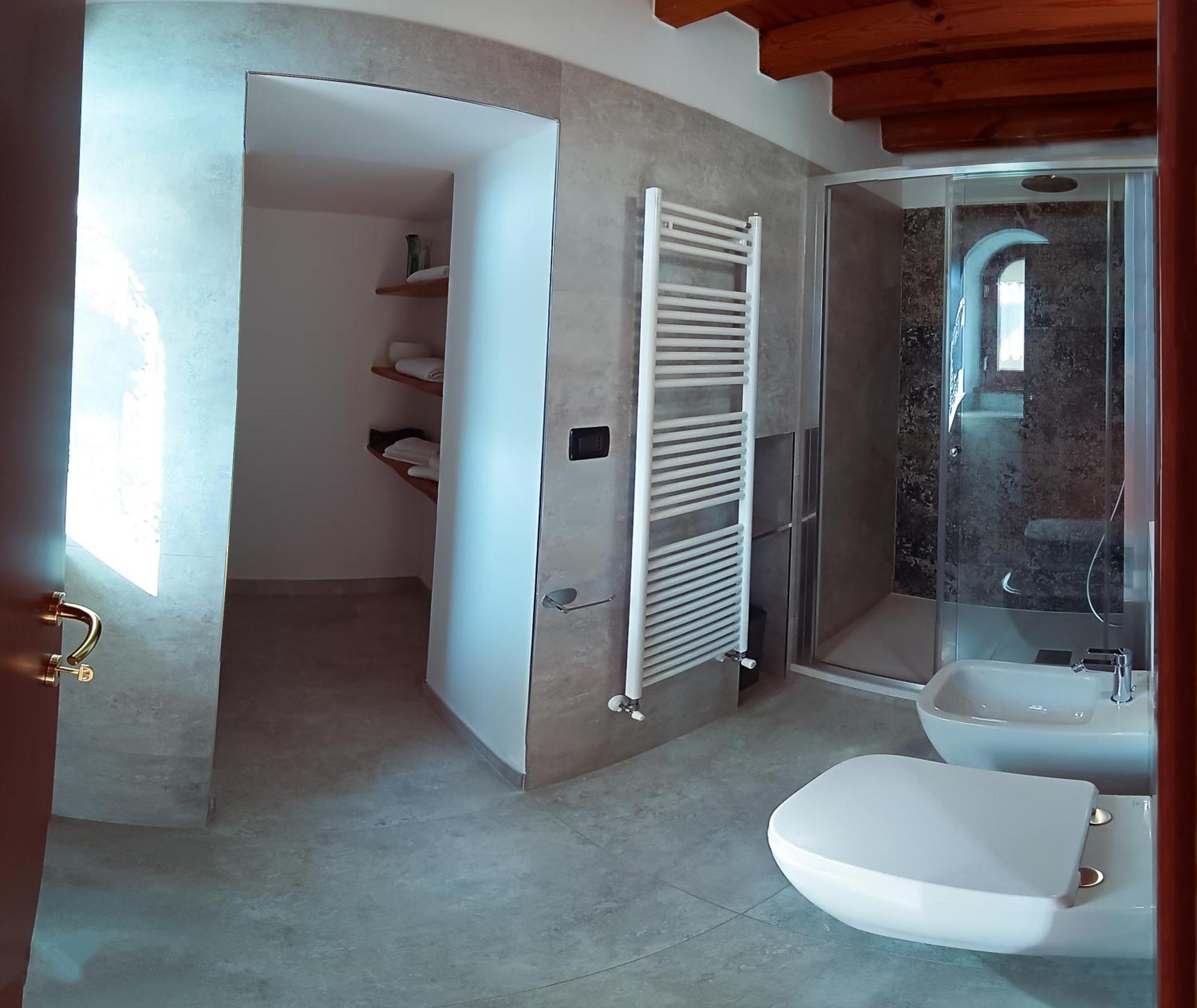 Hotel La Casa Sulla Roccia Pisogne Esterno foto