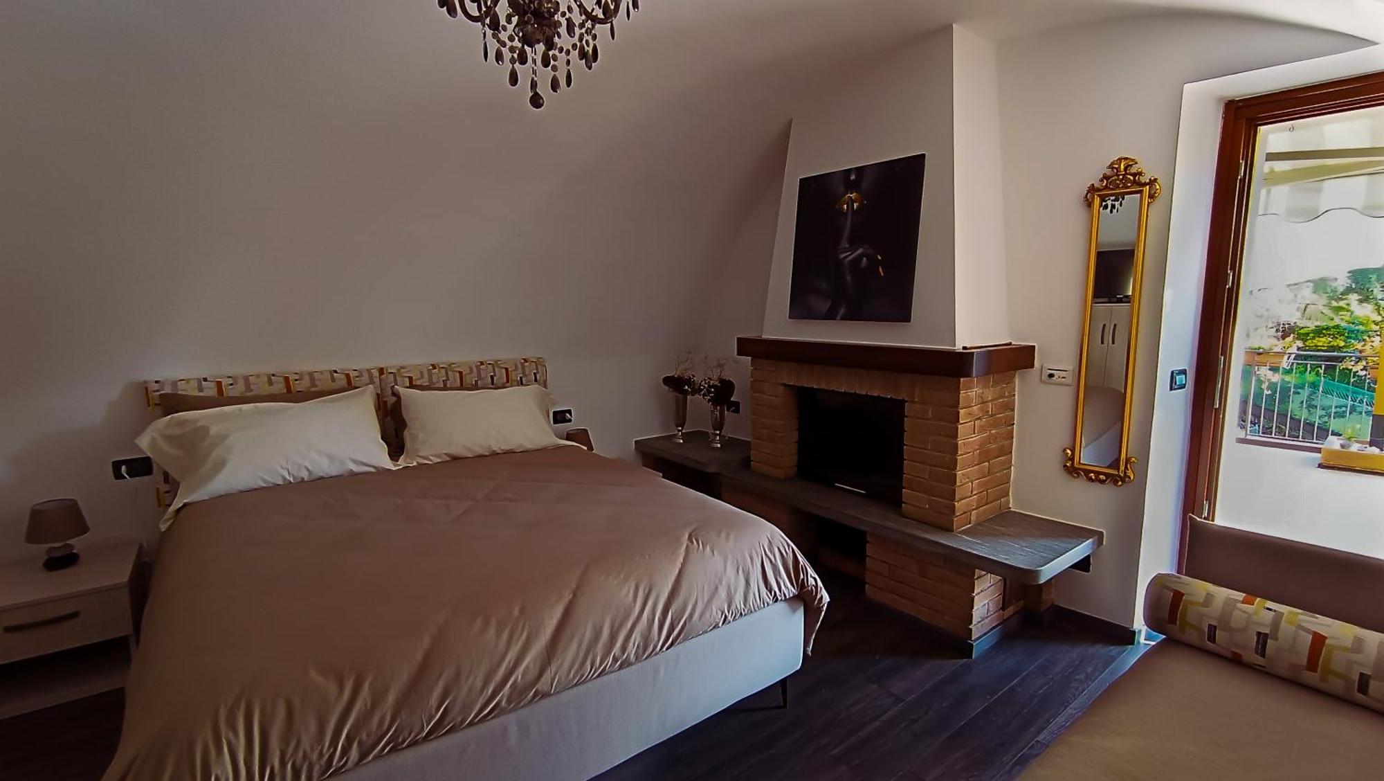 Hotel La Casa Sulla Roccia Pisogne Esterno foto